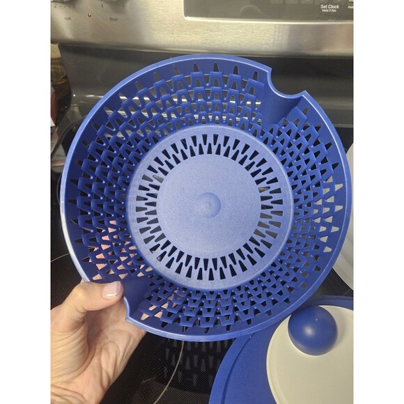 Tupperware SPIN N SAVE Salad Spinner 4.5L Blue & White 3 Piece - Picture 9 of 11